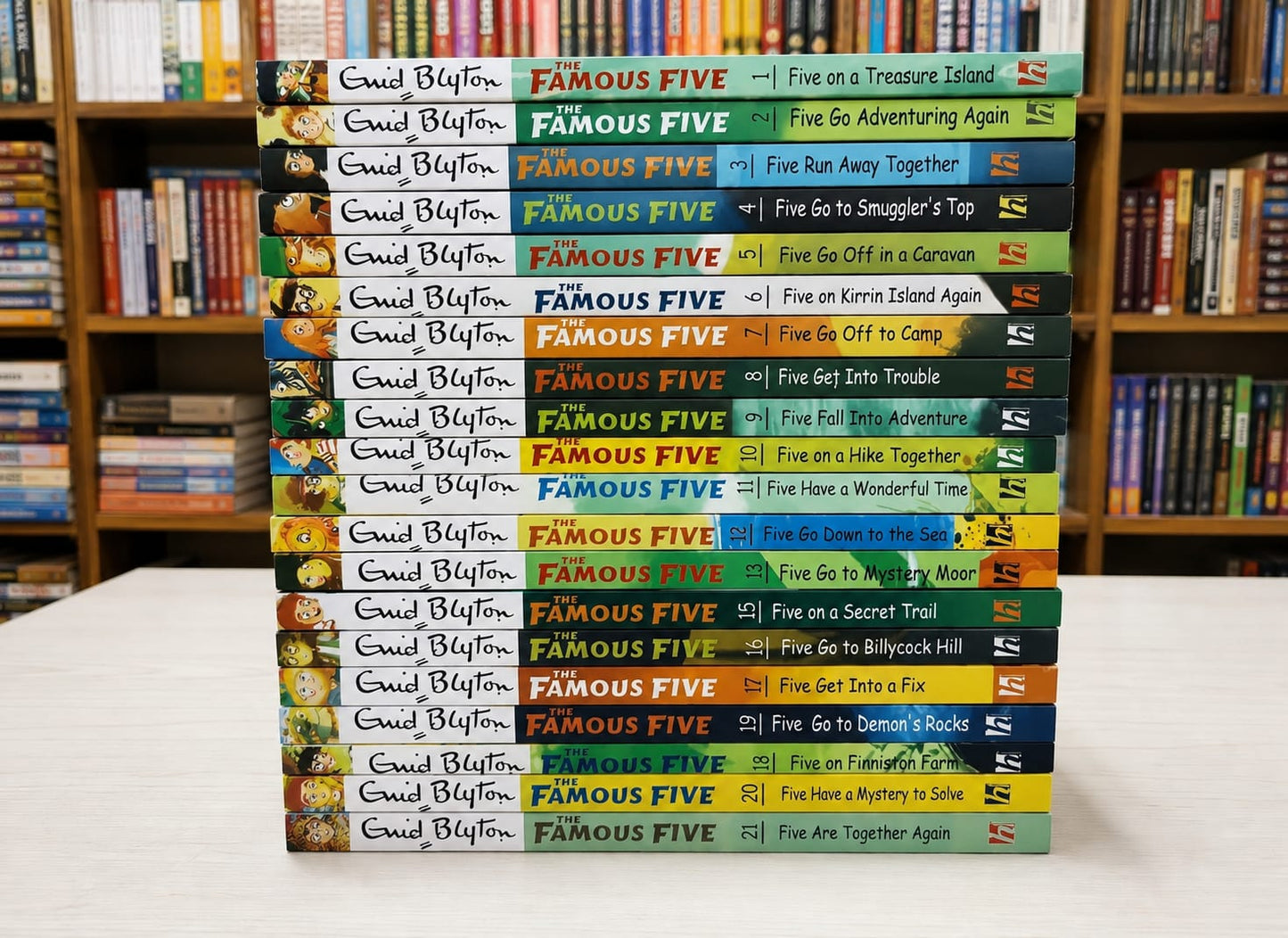 The Famous Five Series (21 Books) By Enid Blyton, Eileen Soper, Claude Voilier